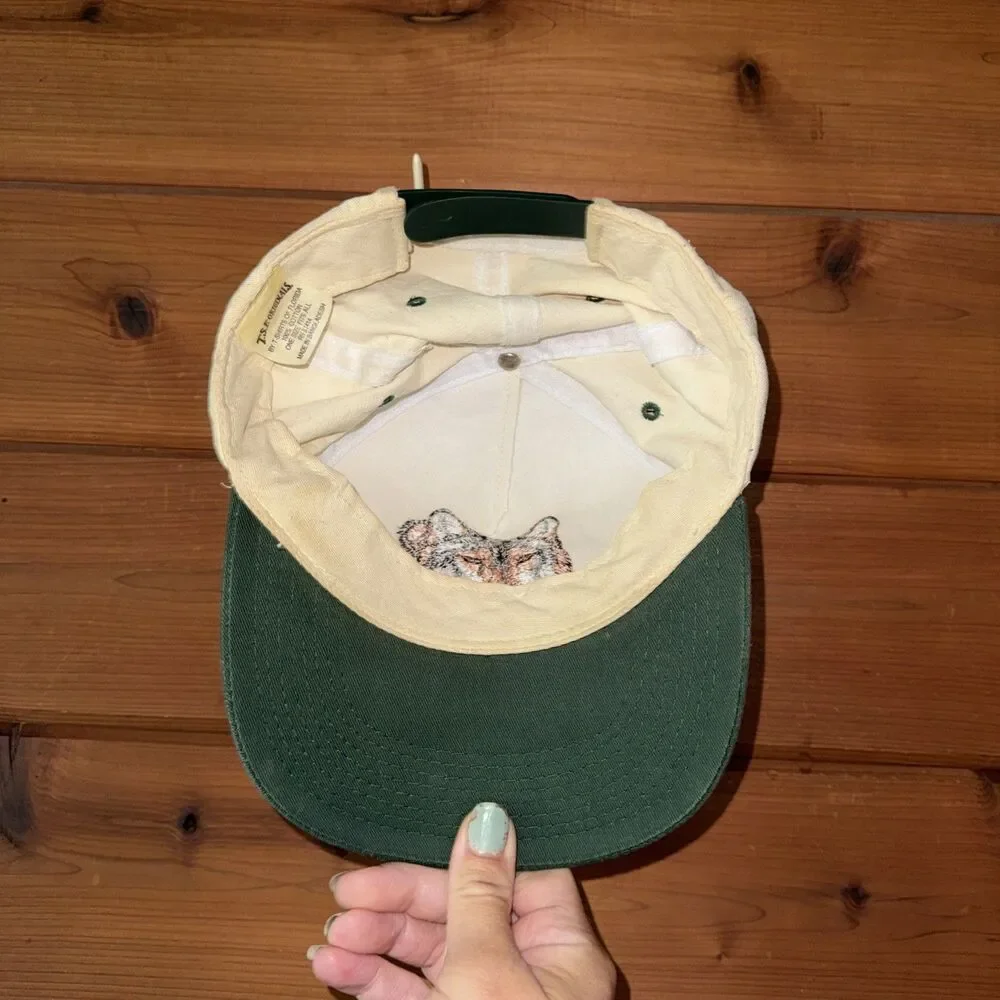 Vintage Wolf Embroidered Snapback Hat Outdoor America Store Wildlife Cap 90s TSF